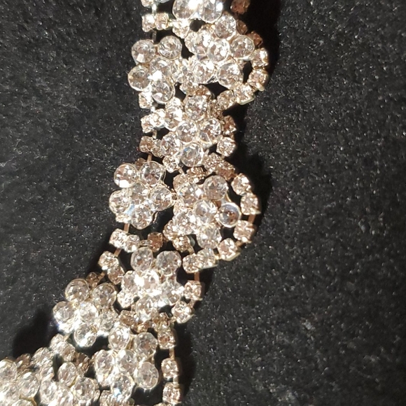 Floral Rhinestone Statement Necklace - Picture 3 of 5